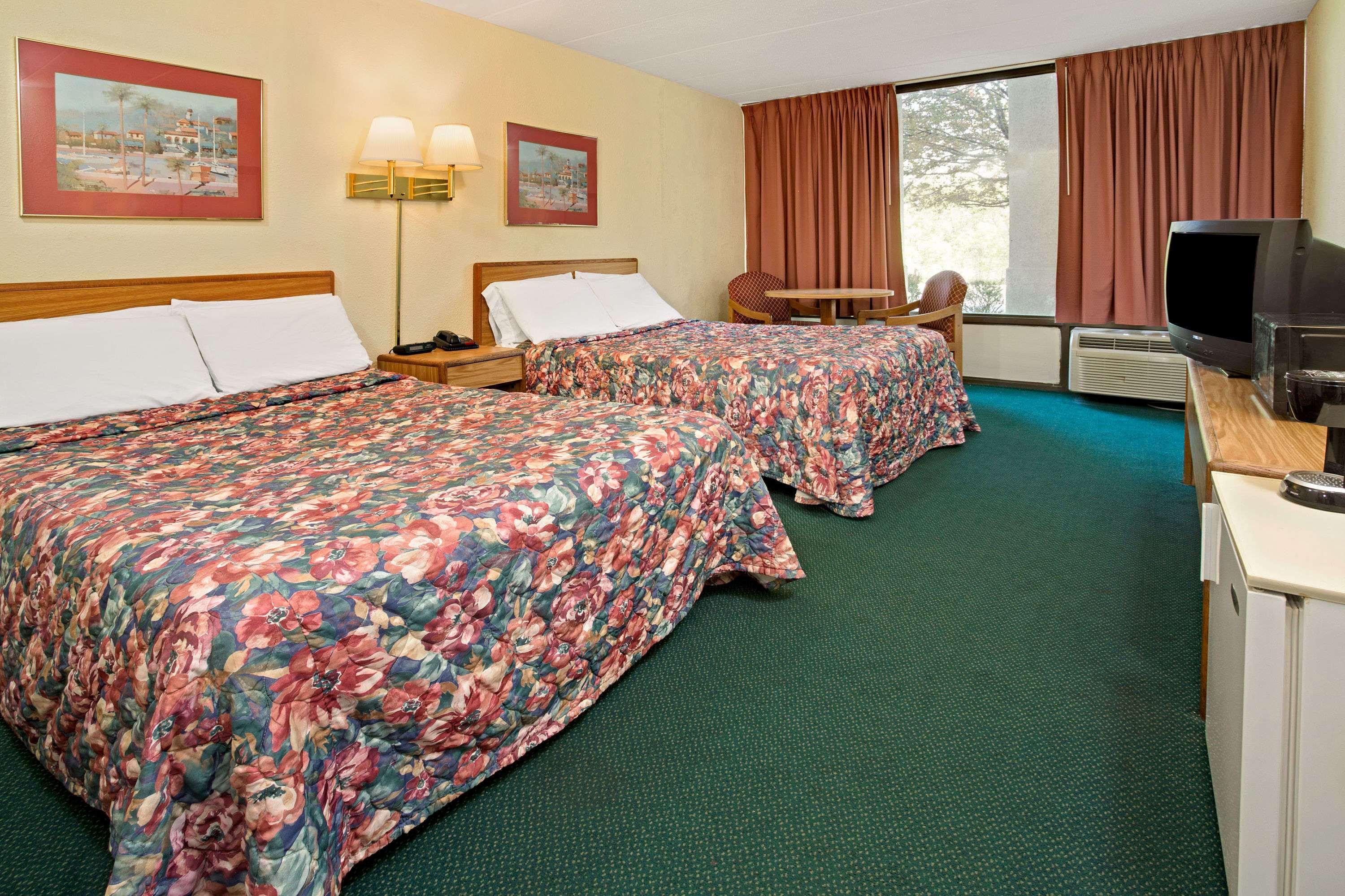 Days Inn By Wyndham Sharonville Eksteriør bilde