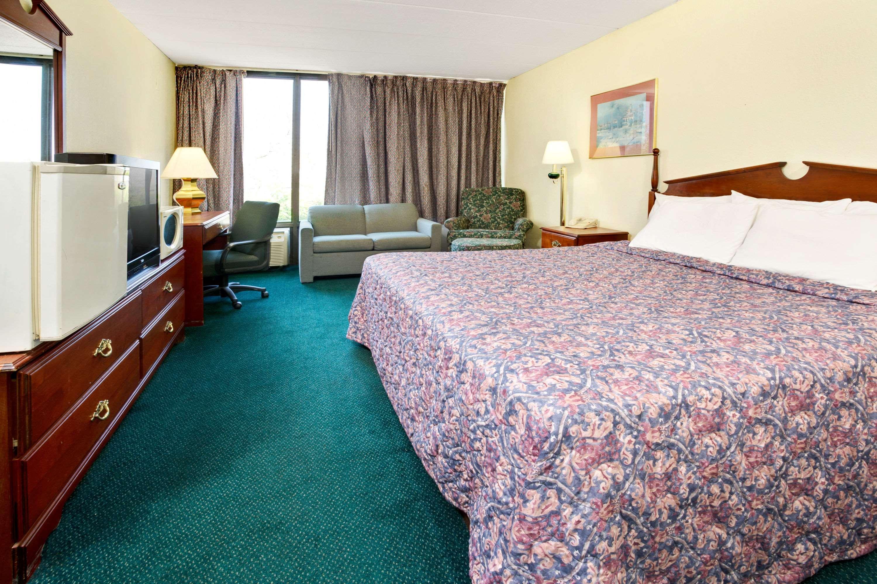 Days Inn By Wyndham Sharonville Eksteriør bilde