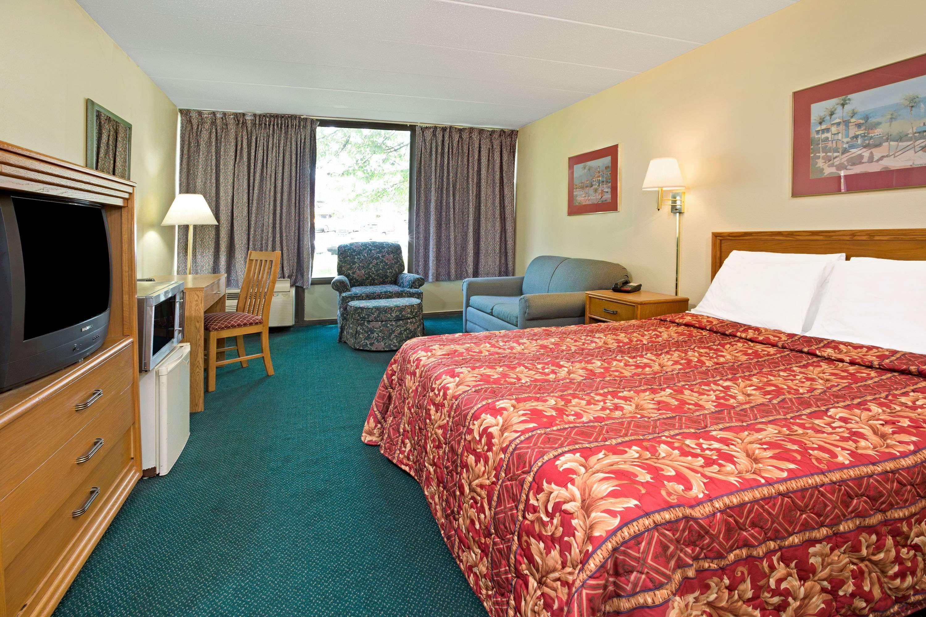 Days Inn By Wyndham Sharonville Eksteriør bilde