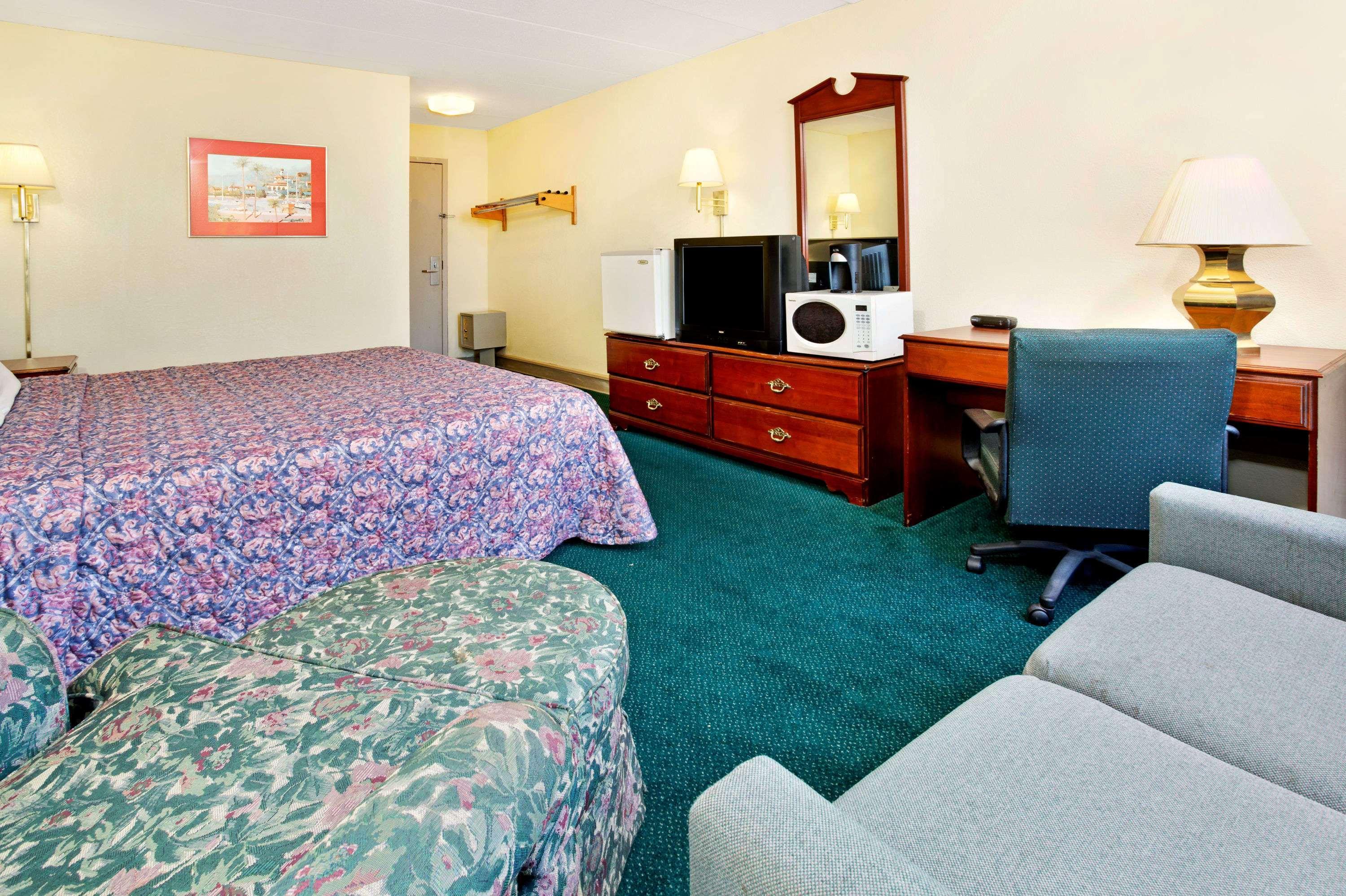 Days Inn By Wyndham Sharonville Eksteriør bilde