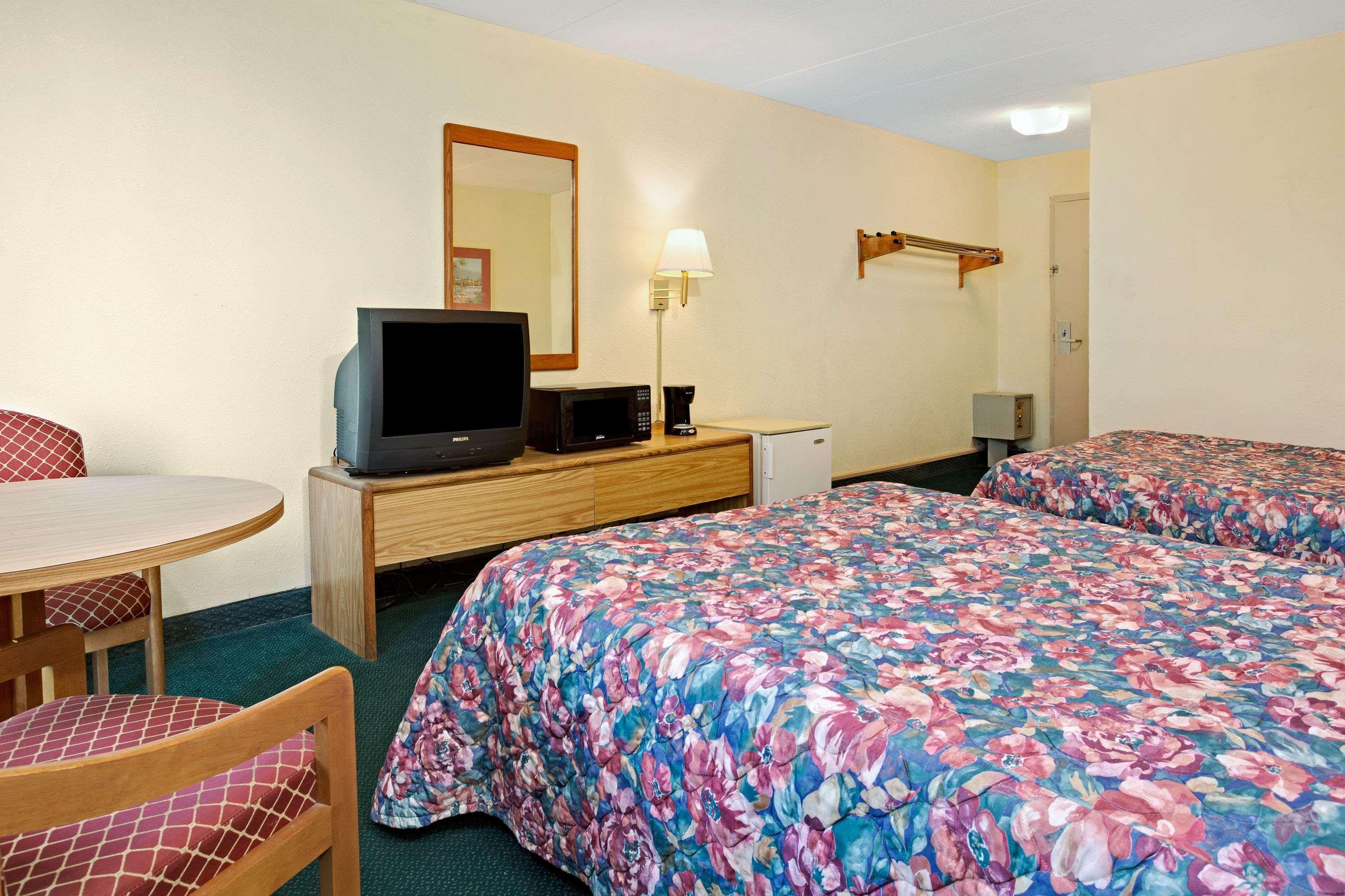 Days Inn By Wyndham Sharonville Eksteriør bilde
