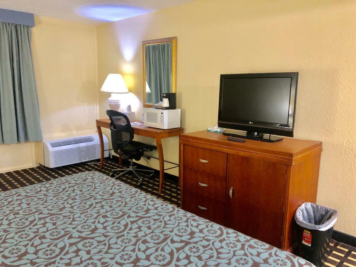 Days Inn By Wyndham Sharonville Eksteriør bilde
